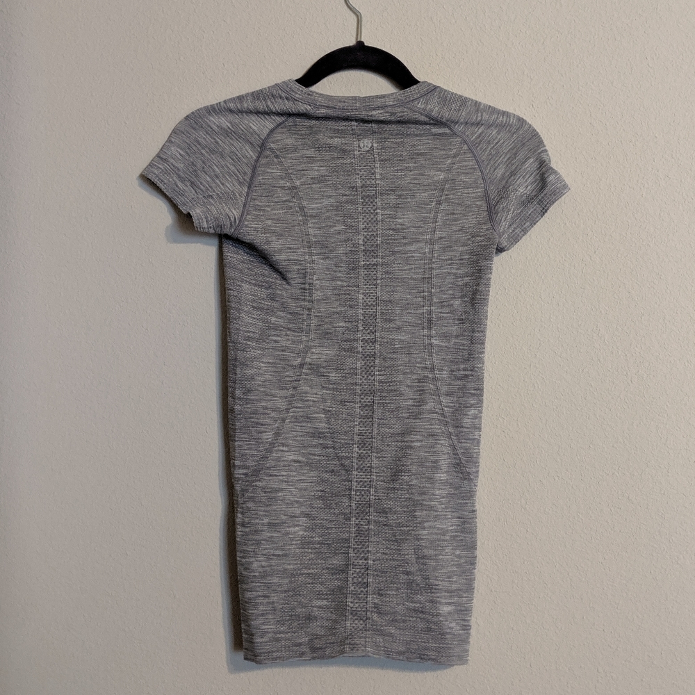 SOLD Lululemon shirtsleeve top - Picture 2 of 4